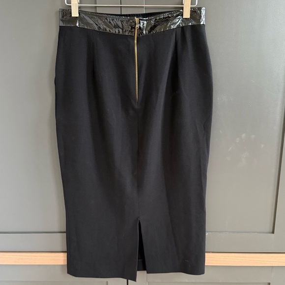 Dolce & Gabbana Wool Blend Skirt w/ Patent Trim • 44 - Picture 5 of 10